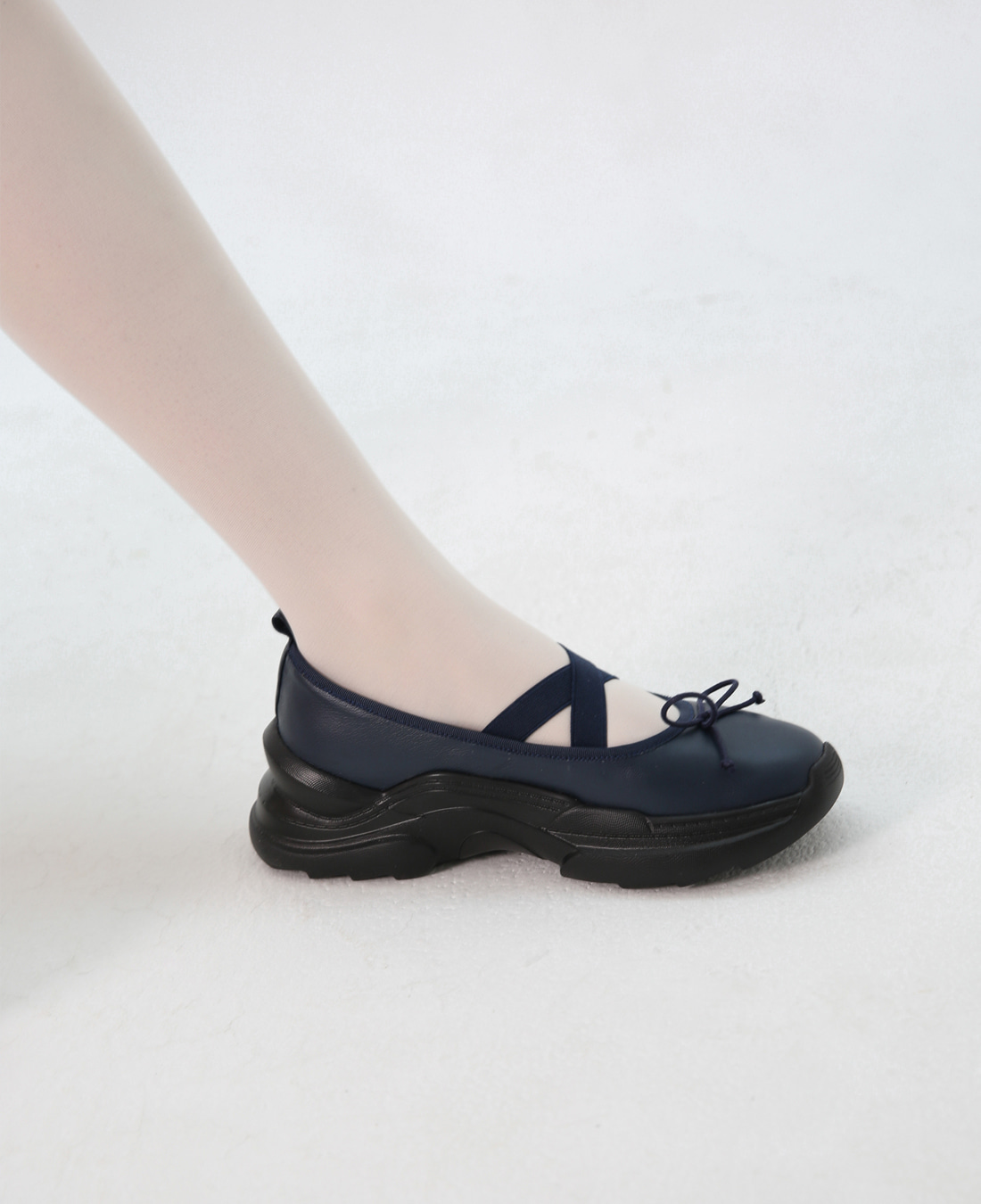 [245 size] Jolie Laide Ugly Sneakers (Navy)